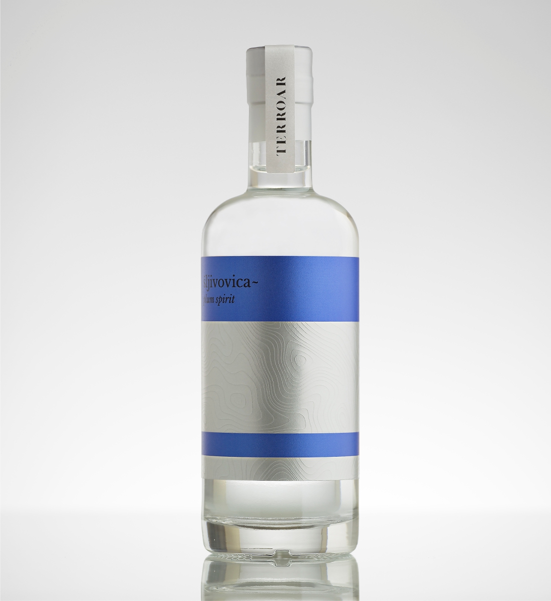 TERROAR Šljivovica 0,7L - Voćna rakija od šljive s uravnoteženim okusom i mirisom, savršena kao aperitiv ili digestiv. Jako alkoholno piće iz Hrvatske.